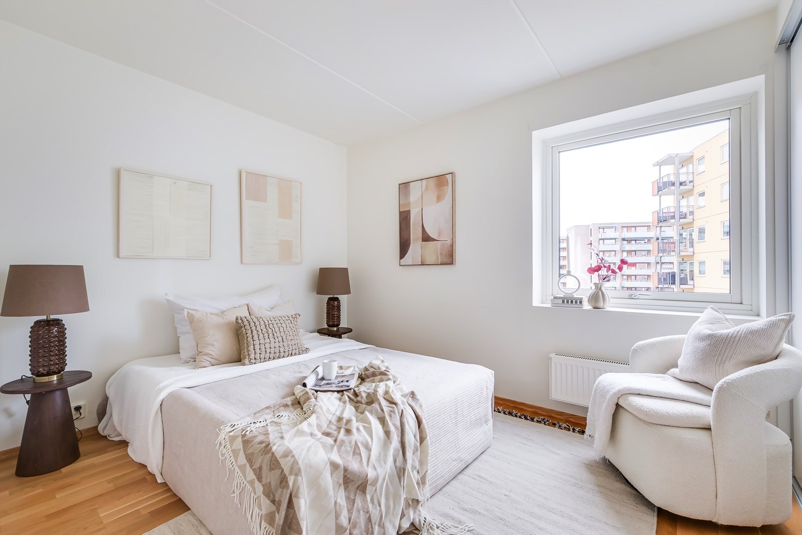 Hovedsoverom er av god størrelse med plass til dobbeltseng. Galleribilde