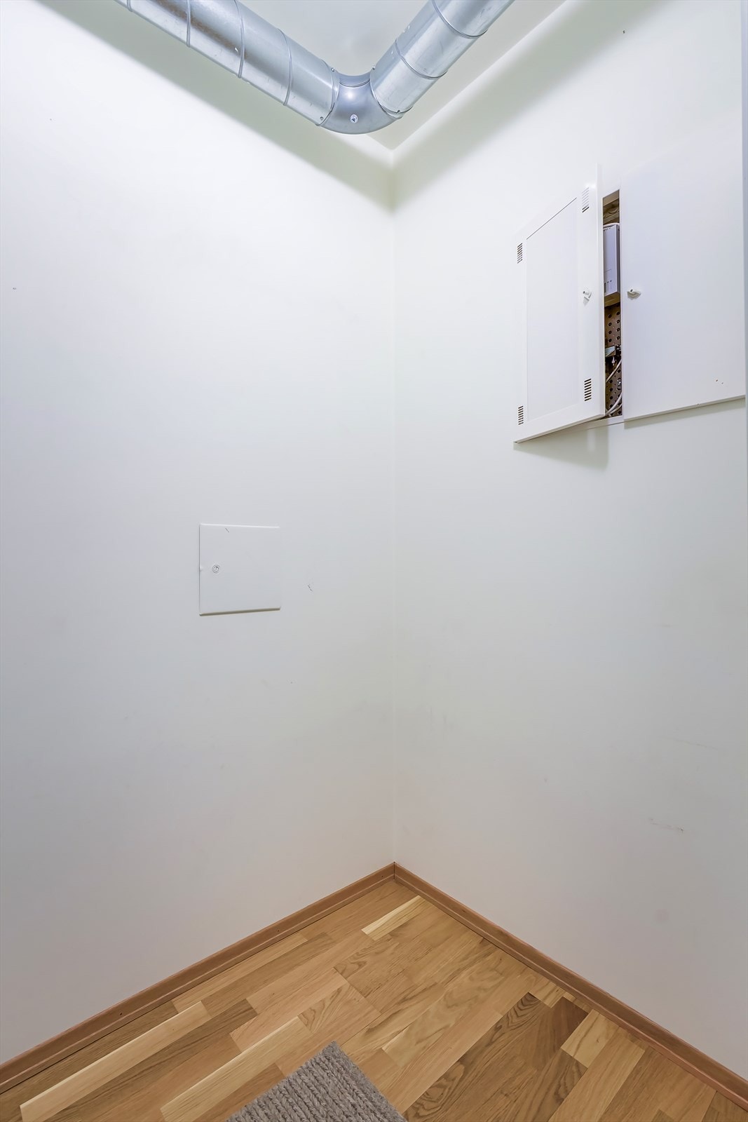 Praktisk innvendig bod for ekstra oppbevaring. Galleribilde