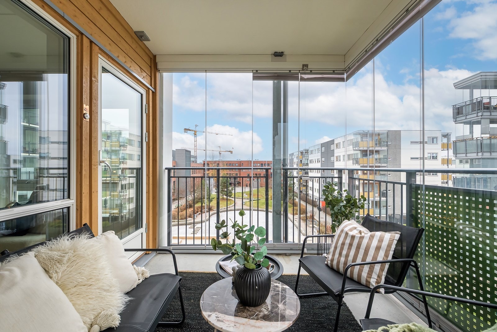 Hyggelig utsyn over fellesområder. Galleribilde