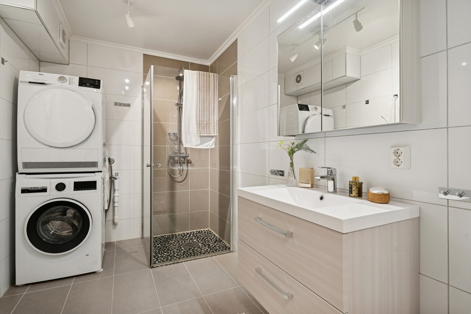 Baderommet har en god størrelse Galleribilde