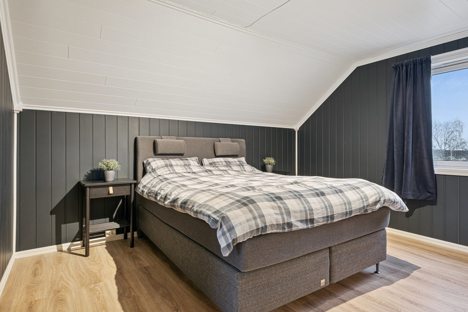 Soverom 2 er på 14 kvm. Galleribilde