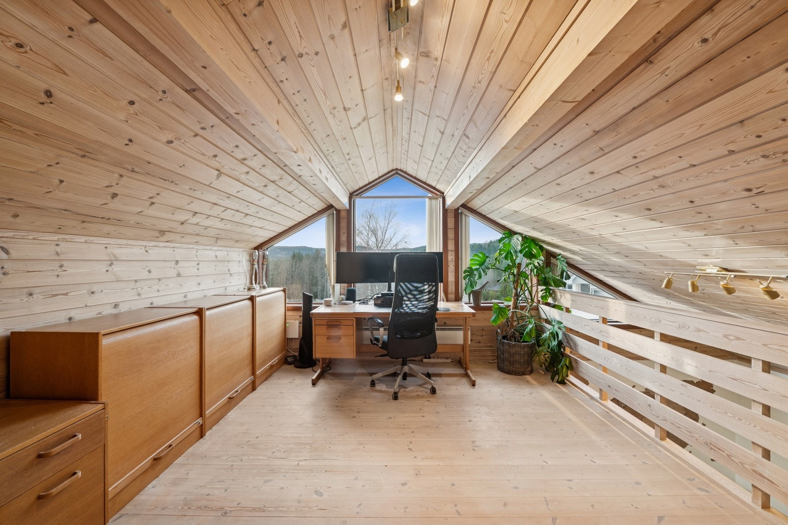 Arbeidsrom/kontor. Galleribilde