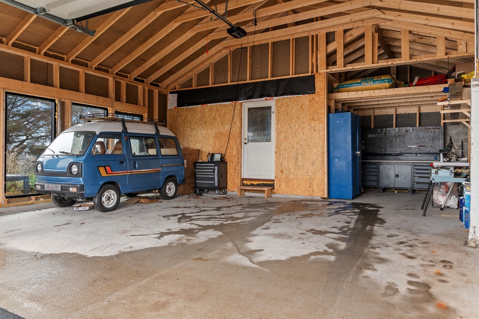 Påbegynt "mancave" rom i garasjen (ikke ferdigstilt). Galleribilde