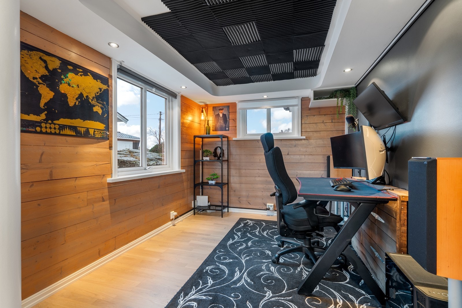 Forlengelse av stuen, benyttet som Kontor/Gamingrom. Mulighet for å etablere et ekstra soverom ved behov. Galleribilde