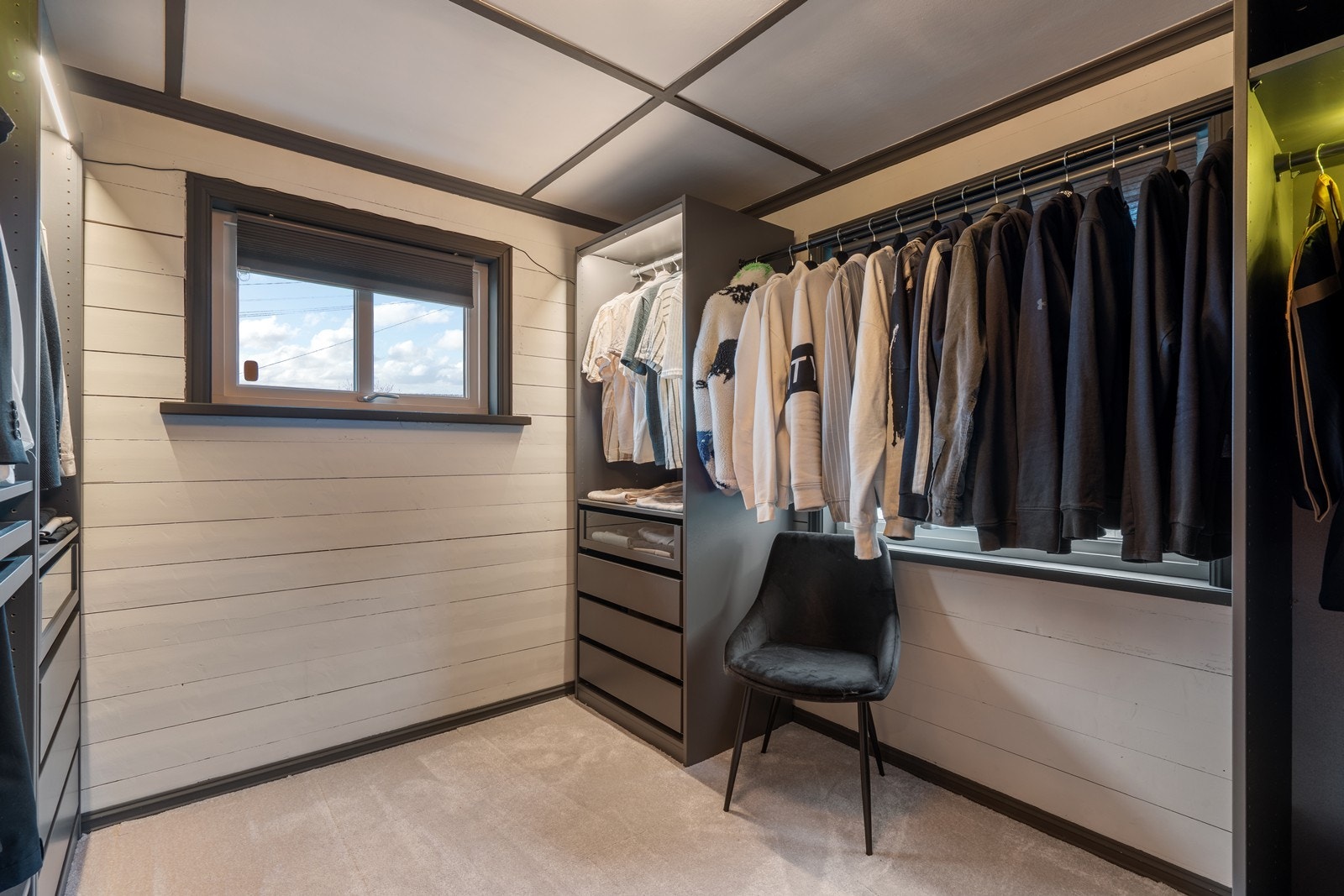 Walk in closet er tidligere benyttet som soverom. Galleribilde