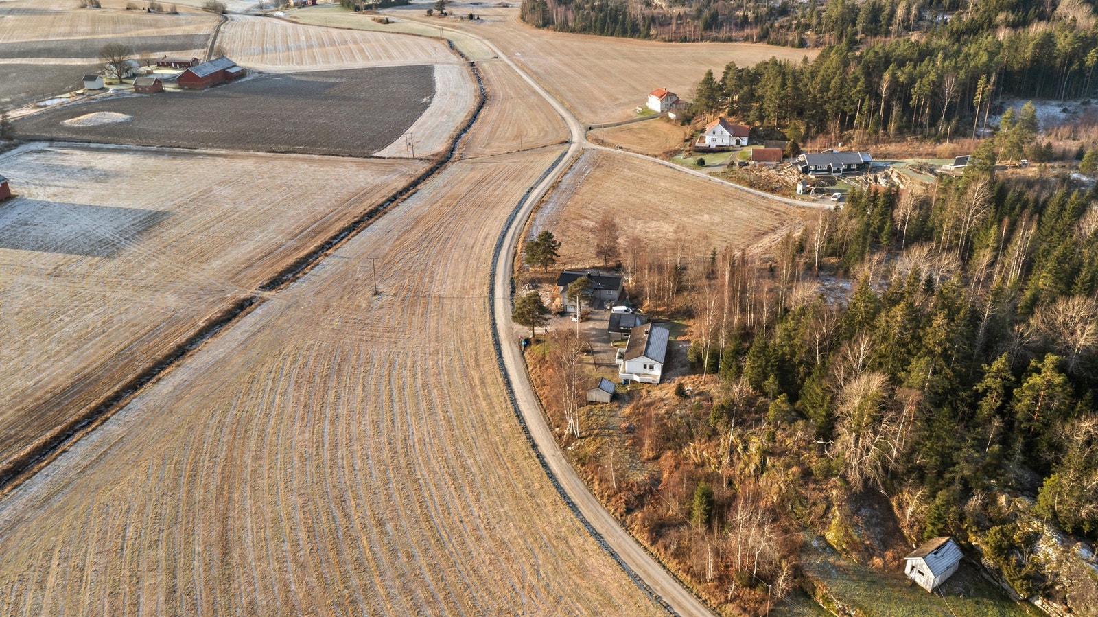 Tomten ligger i LNF område og kan derfor ikke bebygges. Galleribilde