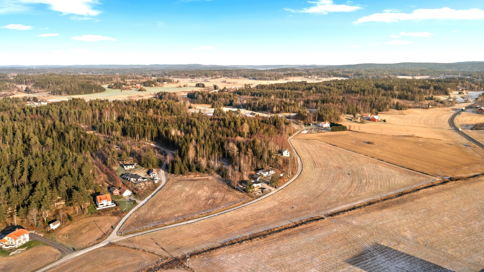 Tomten ligger i LNF område og kan derfor ikke bebygges. Galleribilde