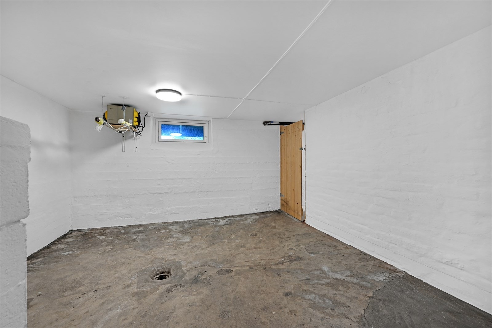 Kjeller med inndeling til den enkelte seksjon. Galleribilde