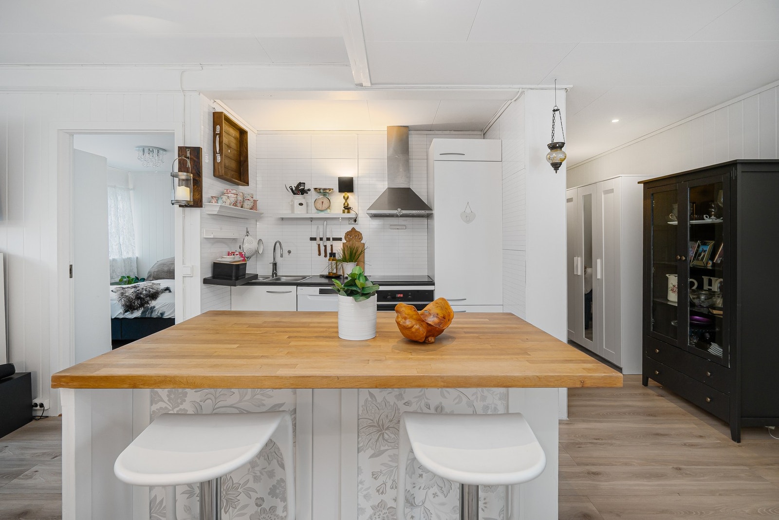 Så kommer man videre inn til kjøkken. Galleribilde