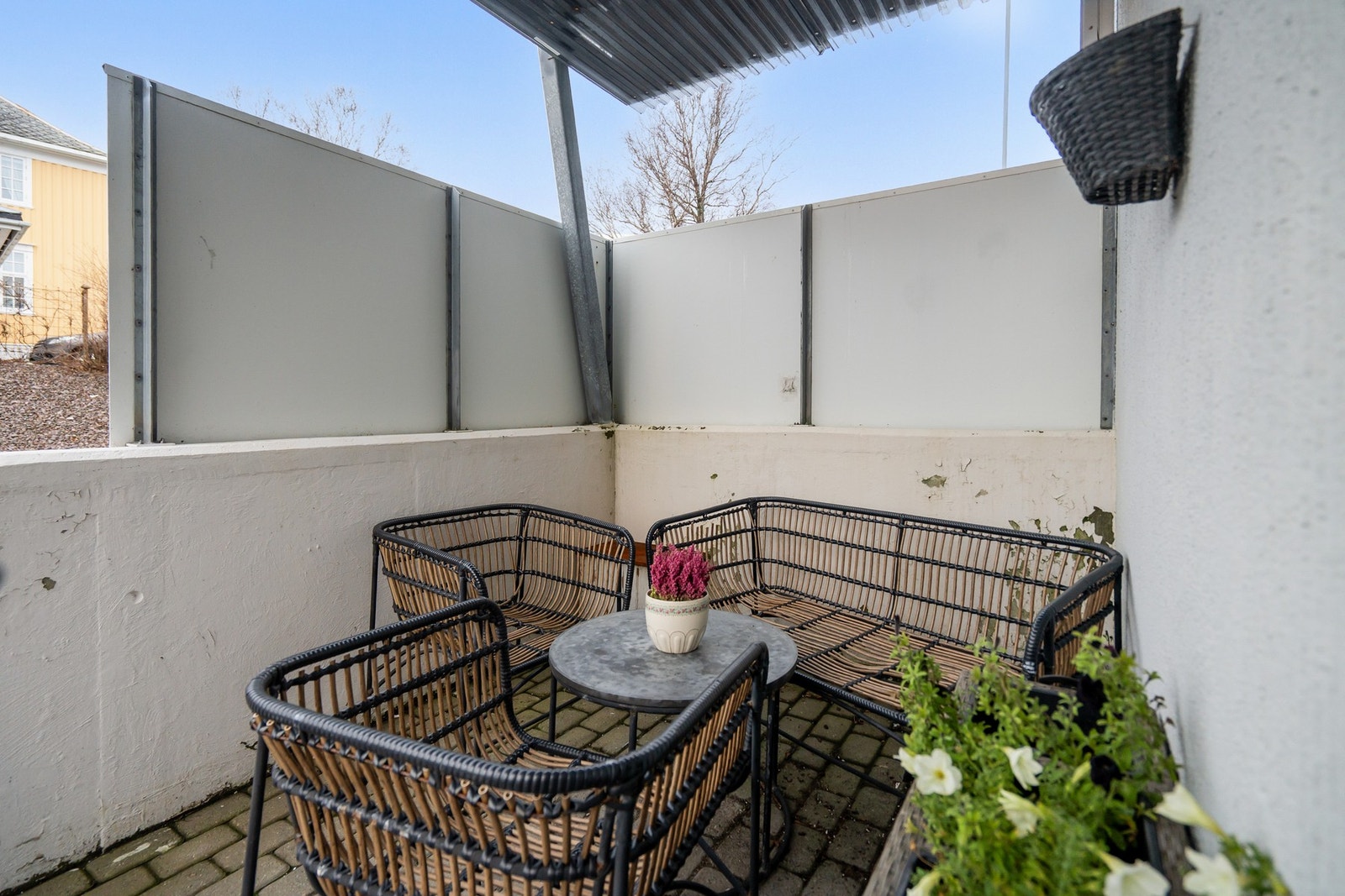 Her kan man sitte i fred og ro. Godt skjermet for innsyn. Galleribilde