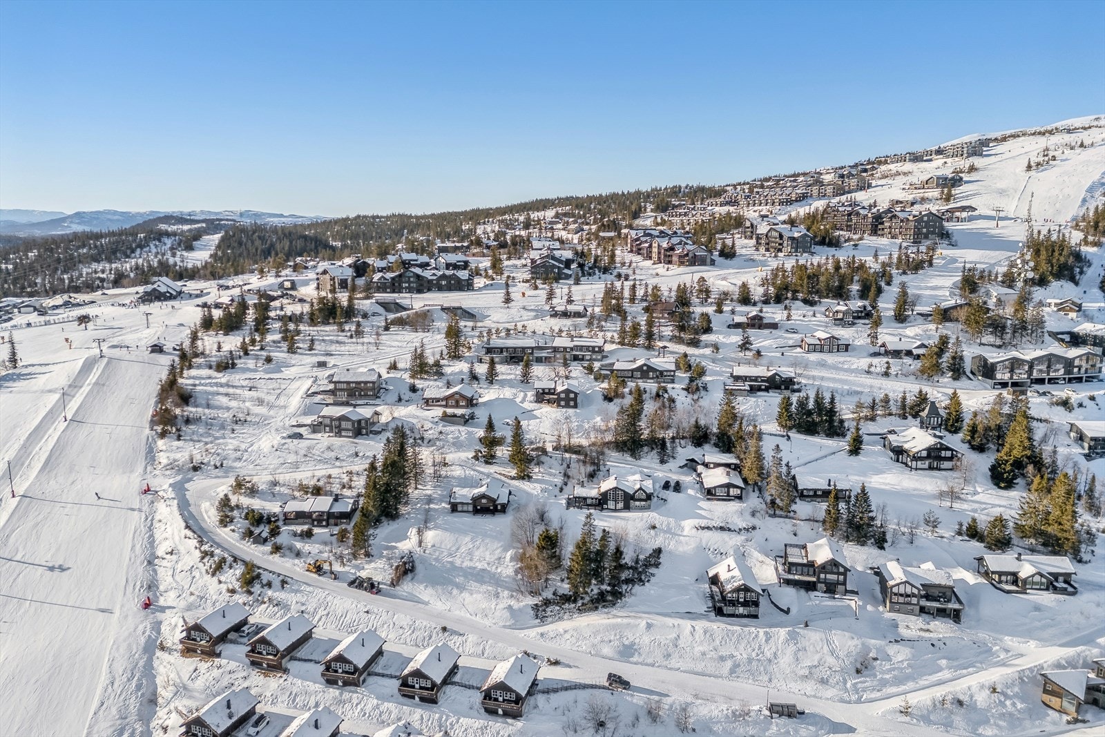 Kort vei til øvrige servicetilbud, som gjør oppholdet på hytta både komfortabelt og praktisk. Galleribilde