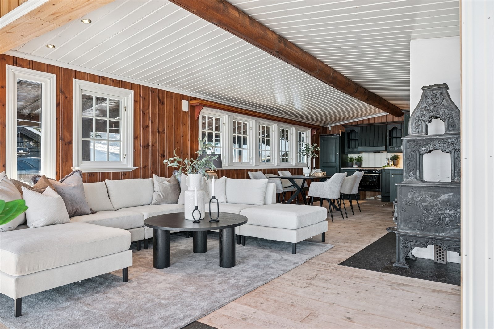 Harmonisk balanse mellom tradisjon og moderne stil. Galleribilde