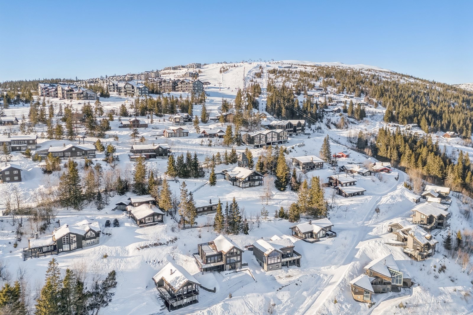 Norefjell er et skieldorado for liten og stor! Her finnes også terrengpark, barneområde med egen heis og 120 km turløyper i nydelige omgivelser. Galleribilde