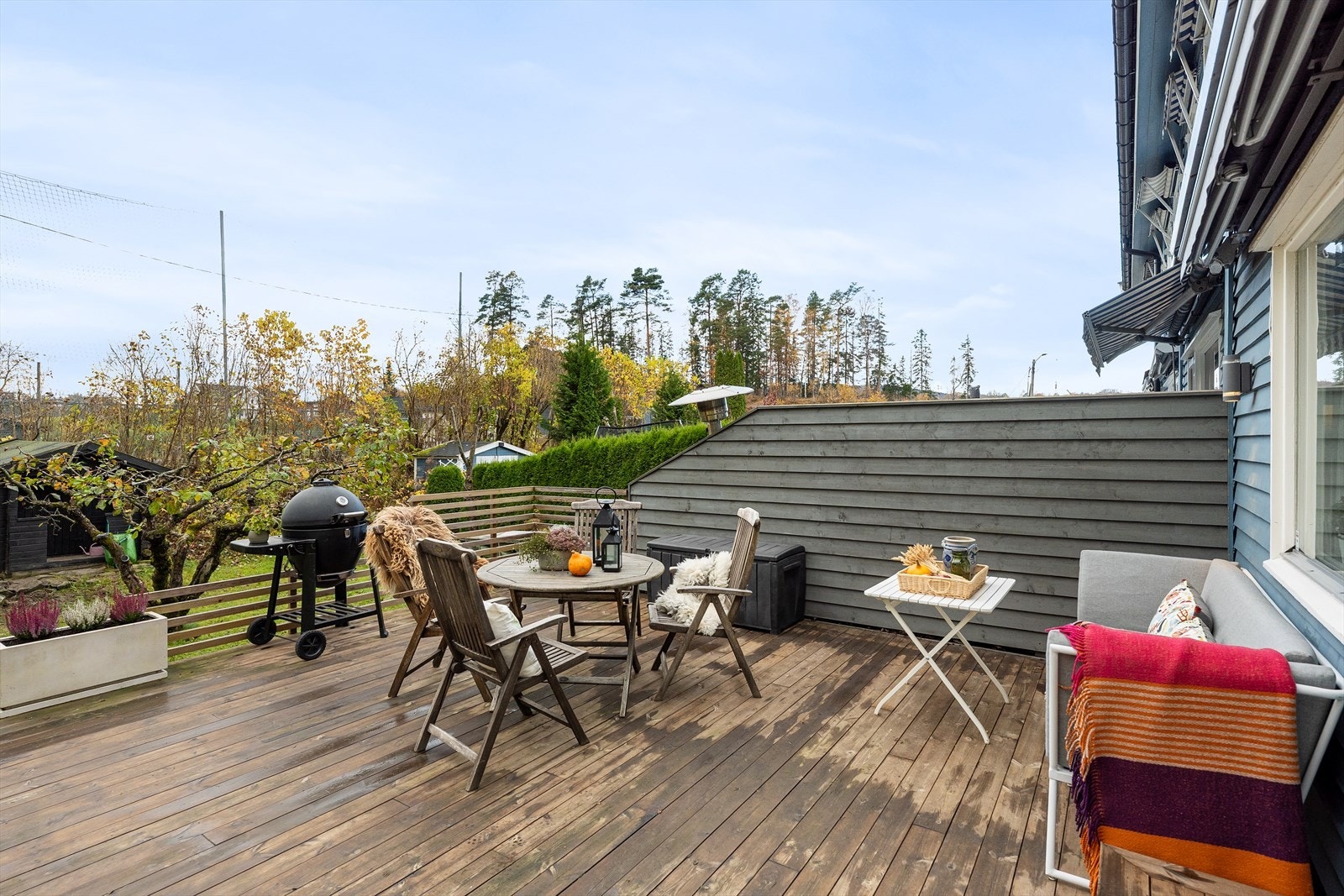 Terrasseplattingen er ny fra 2024. Galleribilde