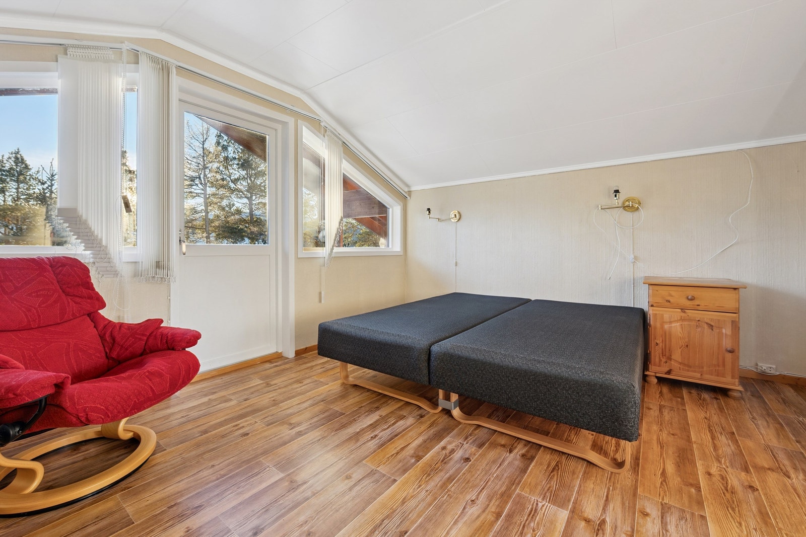 Loftstue/soverom med utgang til balkong Galleribilde