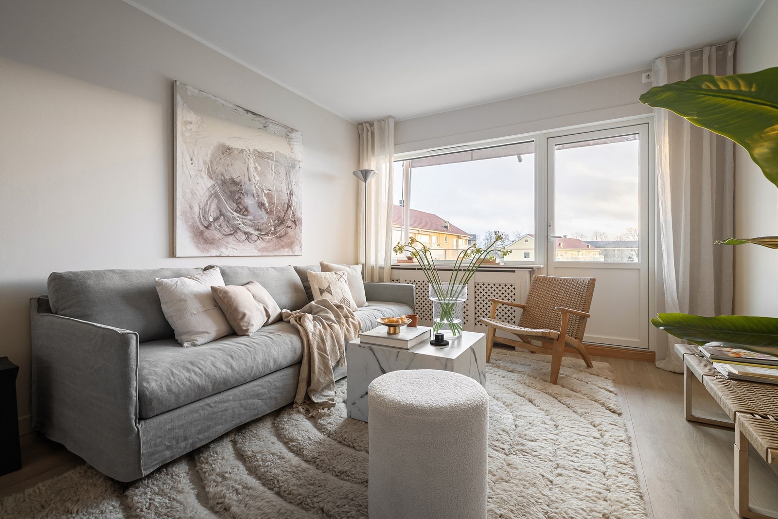 Leiligheten har nye vinduer, balkongdør og oppgradert balkong våren 2025 Galleribilde