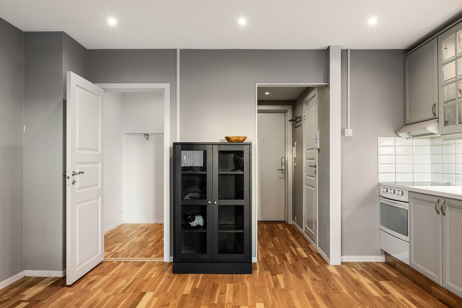 Opprinnelig sovealkove har fått innsatt en dør. Galleribilde