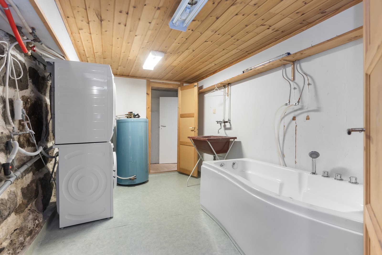 Vaskerom i kjeller. Galleribilde