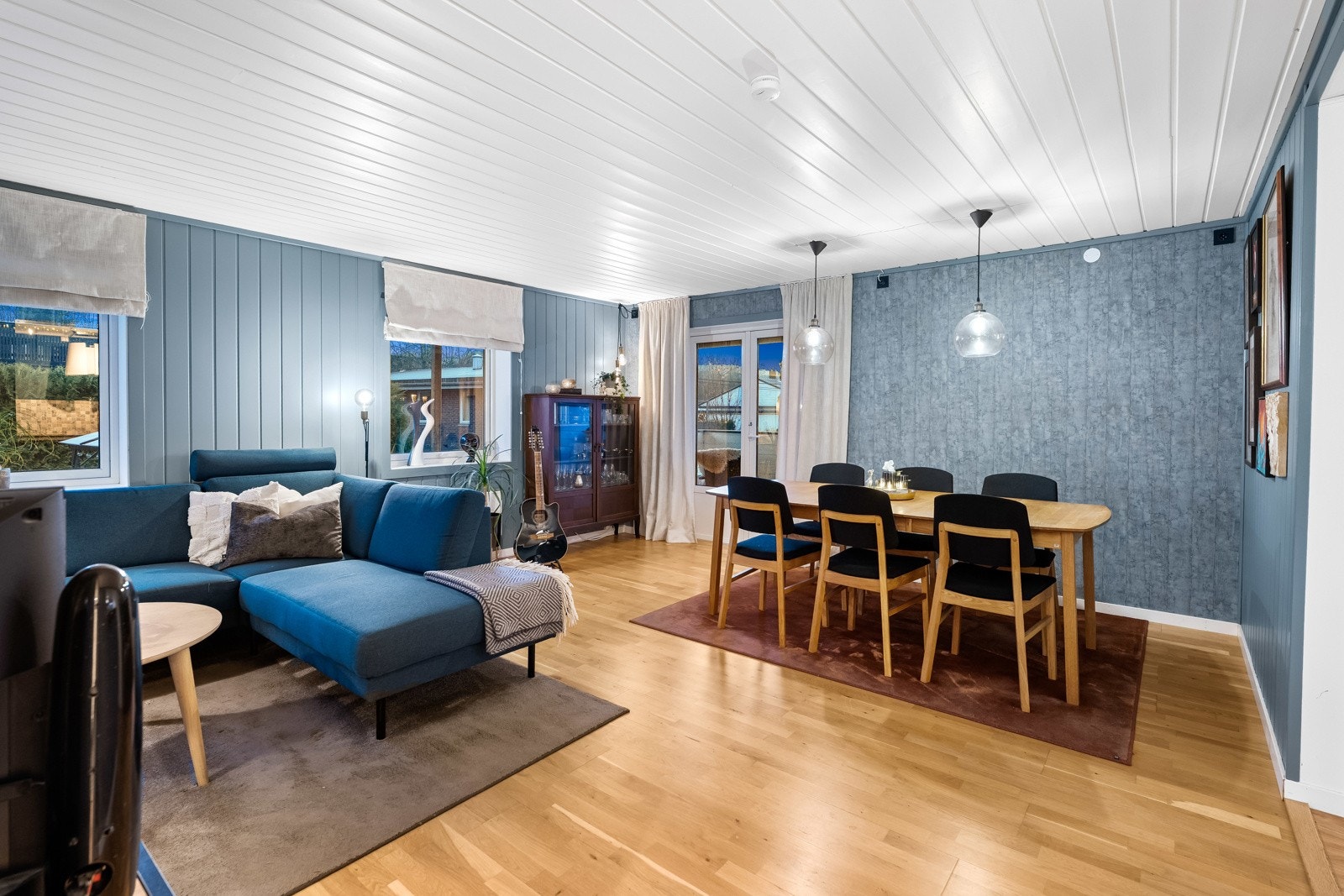 God plass til både sofagruppe og spisebord. Galleribilde