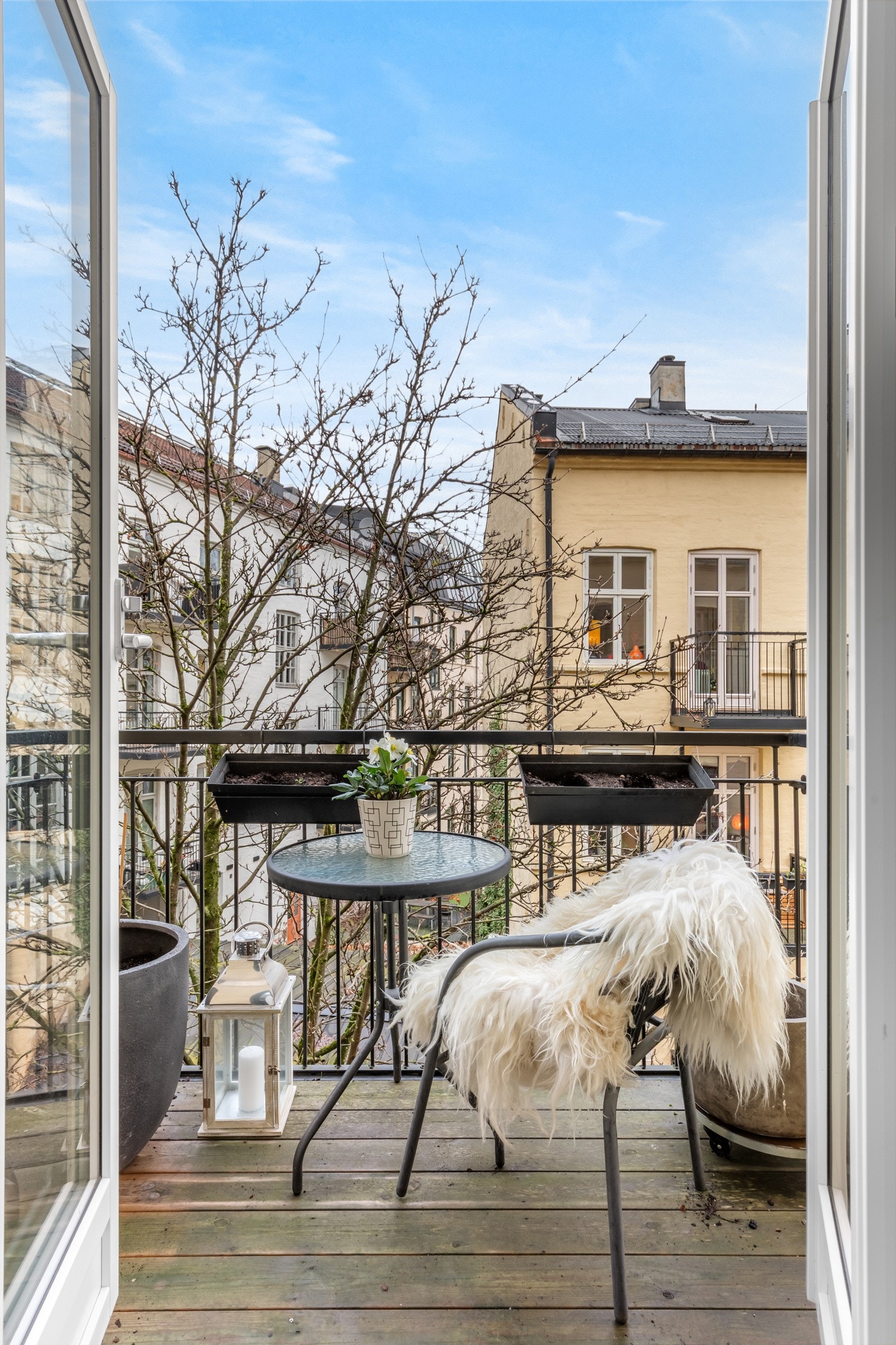 Direkte utgang til balkong fra soverommet Galleribilde