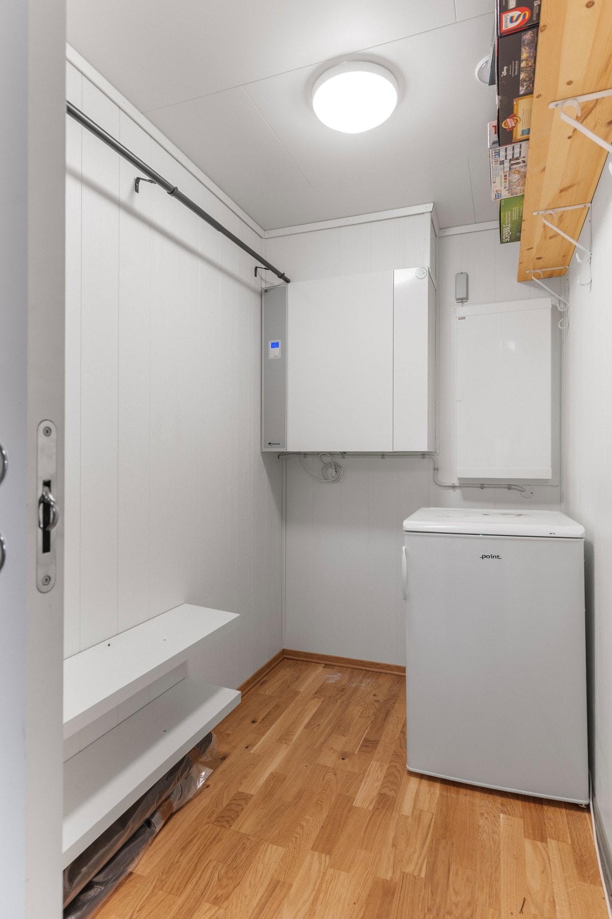 Teknisk rom i første etasje som kan gi ekstra lagringsplass. Galleribilde