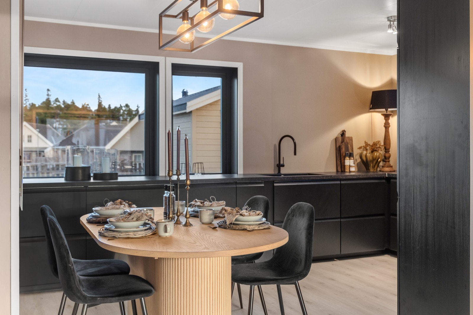 Her kan du nyte sene middager i godt selskap. Galleribilde