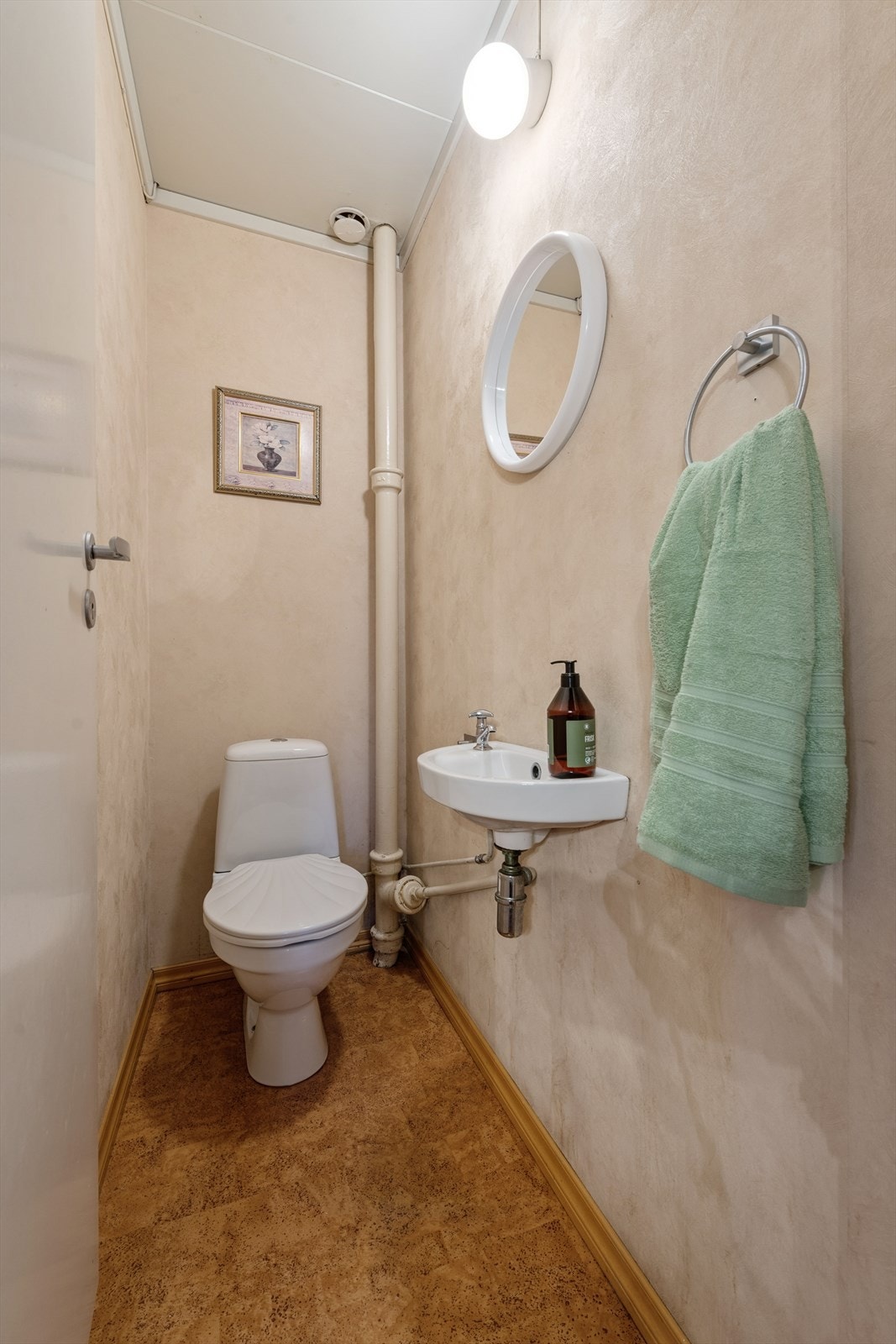 Boligen har et separat toalettrom. Galleribilde