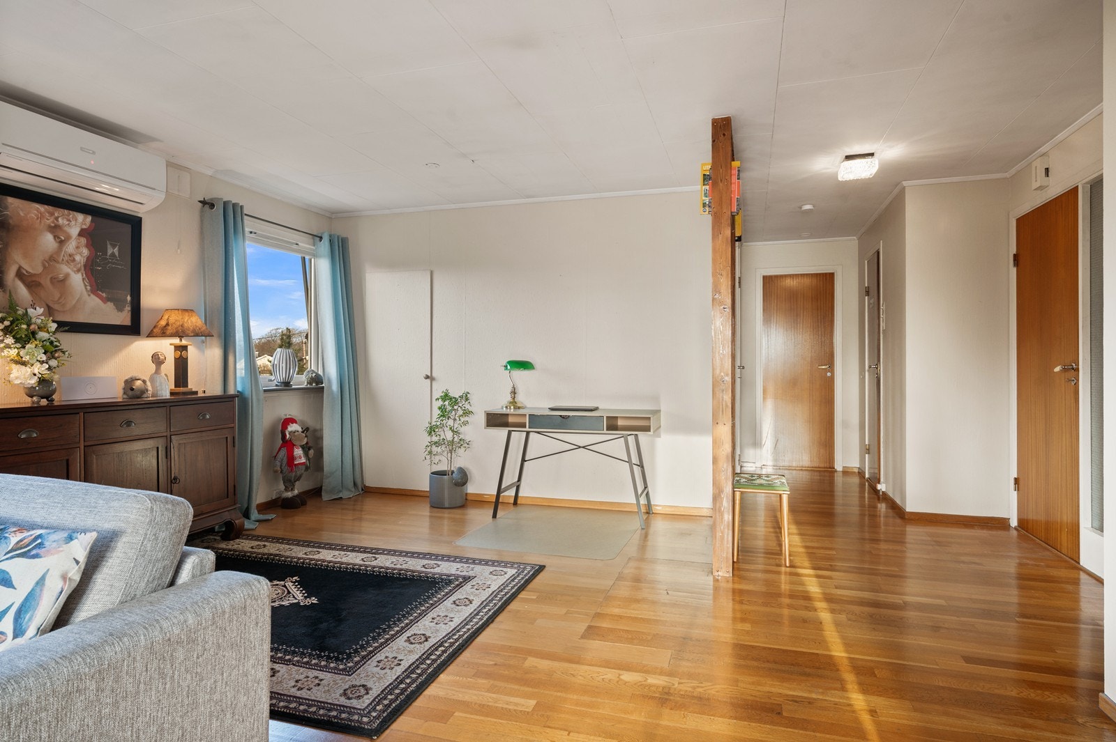 Rommet har en fleksibel utforming med mulighet for en egen kontorkrok. Galleribilde