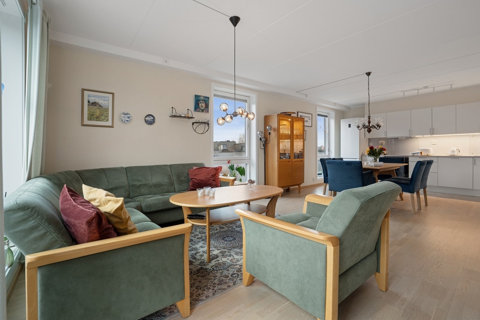 Praktisk planløsning som gir mulighet for ulike møbleringsløsninger. Galleribilde