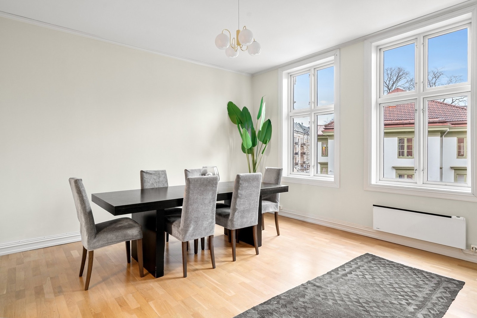 Rommet byr på svært gode møbleringsmuligheter og fleksibel planløsning.v Galleribilde