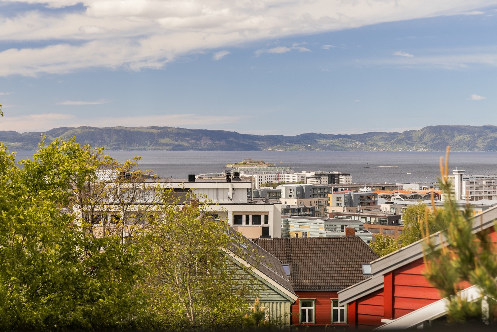 Utsikten er påklagelig og spisses av solnedgangen på godværsdager. Galleribilde