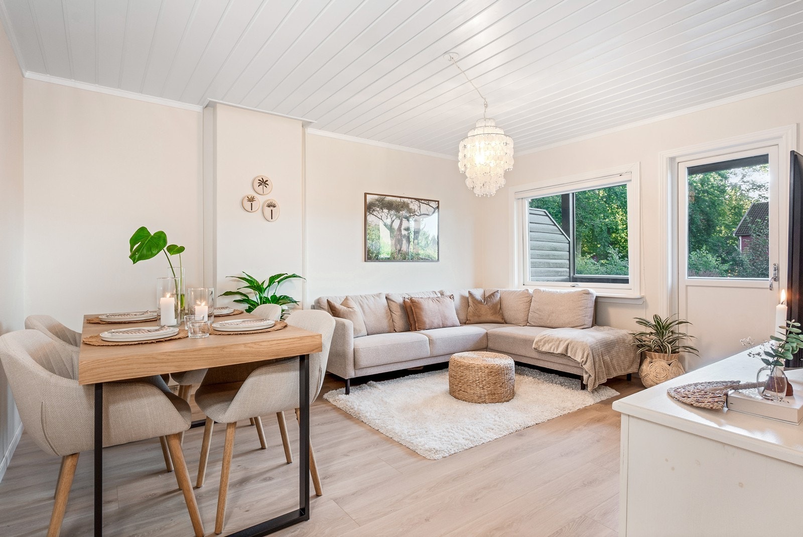 Leiligheten er jevnlig oppgradert, blant annet med nytt gulv og malte overflater i 2024 samt bad fra 2018. Galleribilde