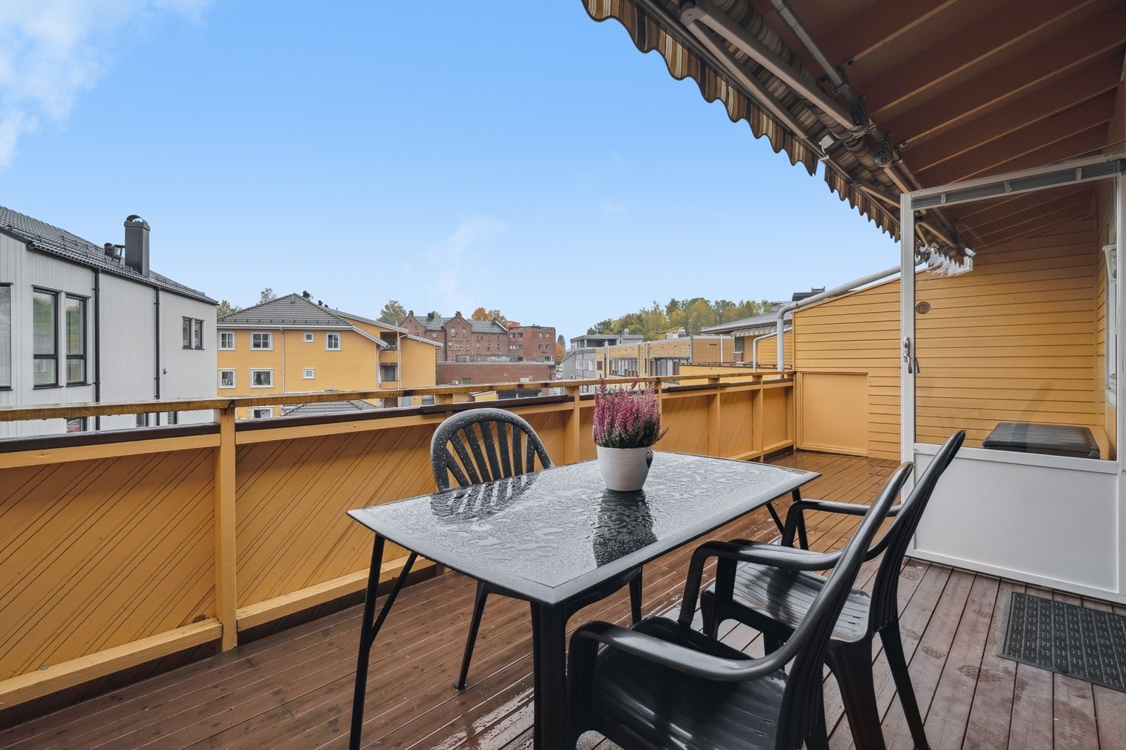 Fra stuen er det utgang til balkongen på ca. 19 m². Galleribilde