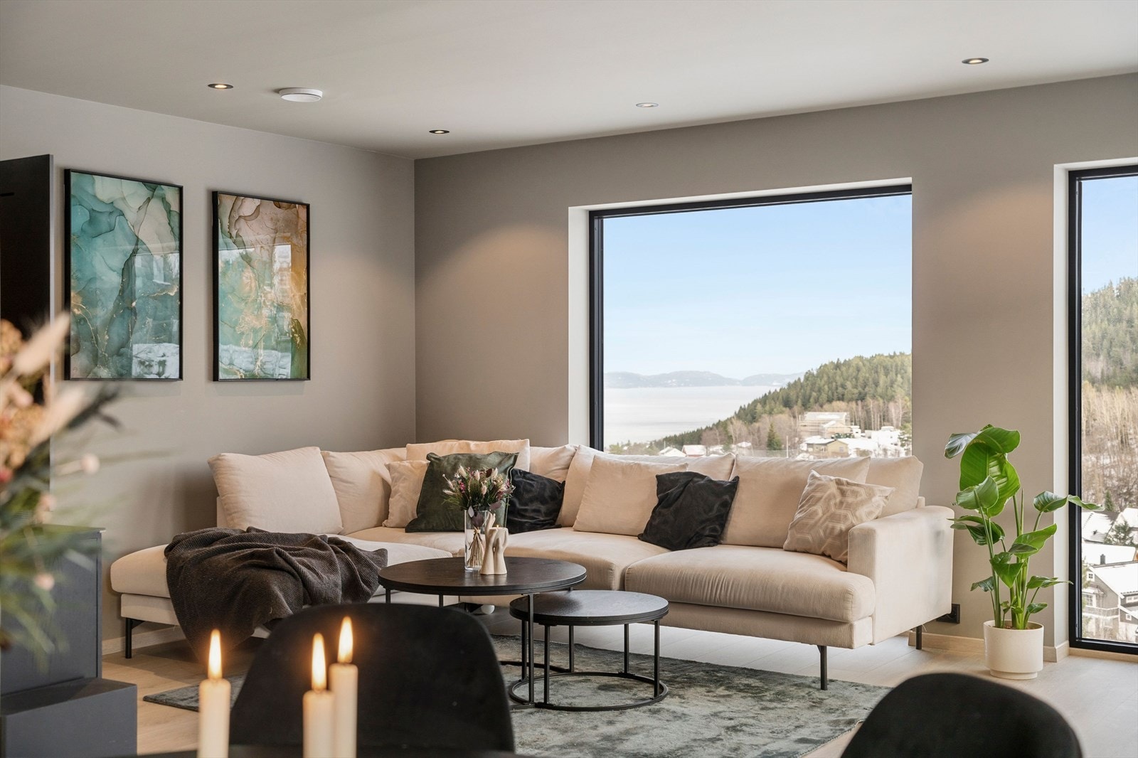 Det er balansert ventilasjon i boligen som sikrer et godt inneklima. Galleribilde