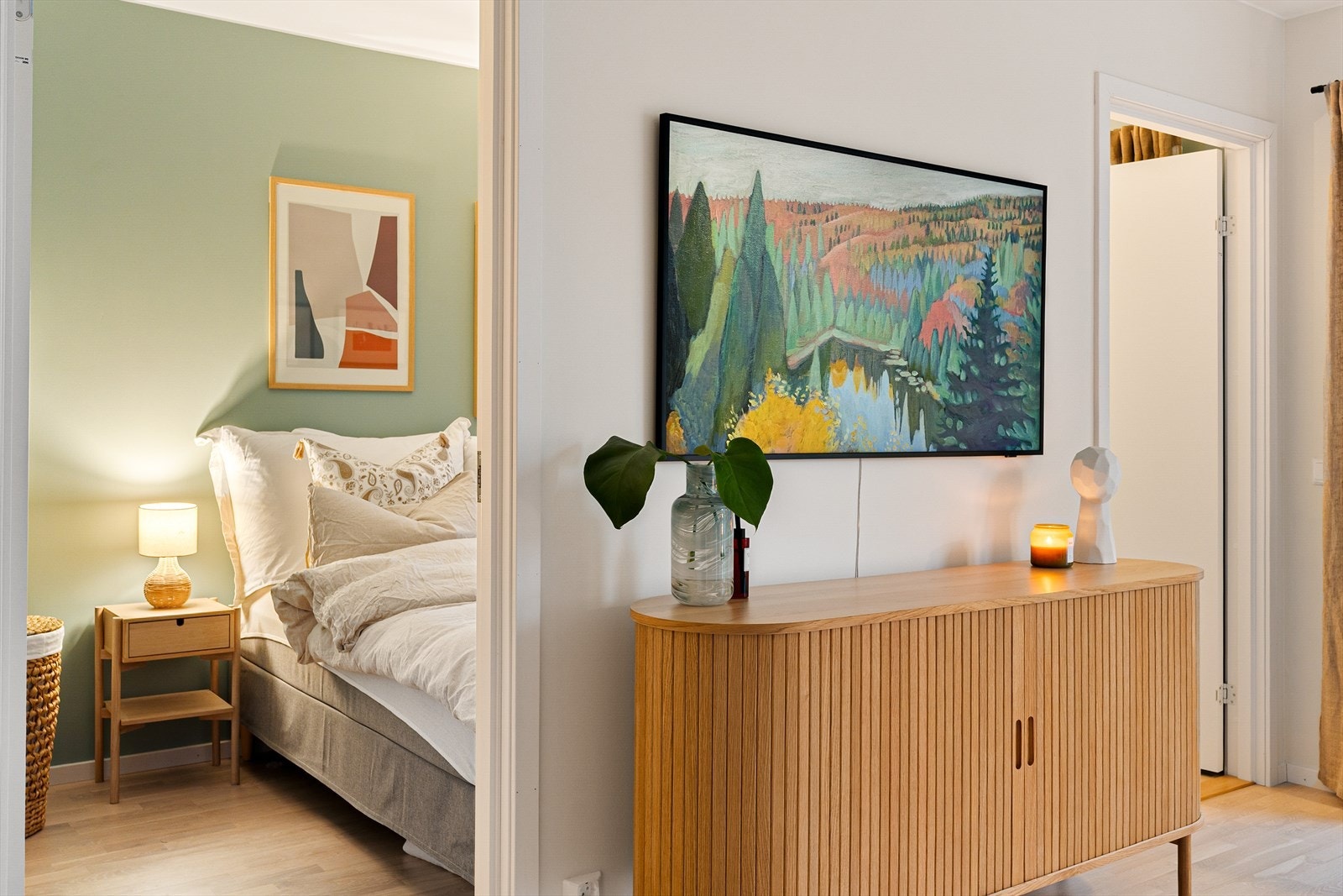 Soverommet har samme fremtoning som oppholdssonen - delikat og tidsriktig! Galleribilde