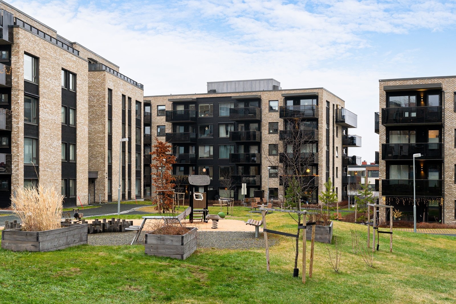 Her er det tilrettelagt for lek, moro og sosiale sammenkomster. Strindalia er et området som passer de fleste aldersgrupper. Galleribilde