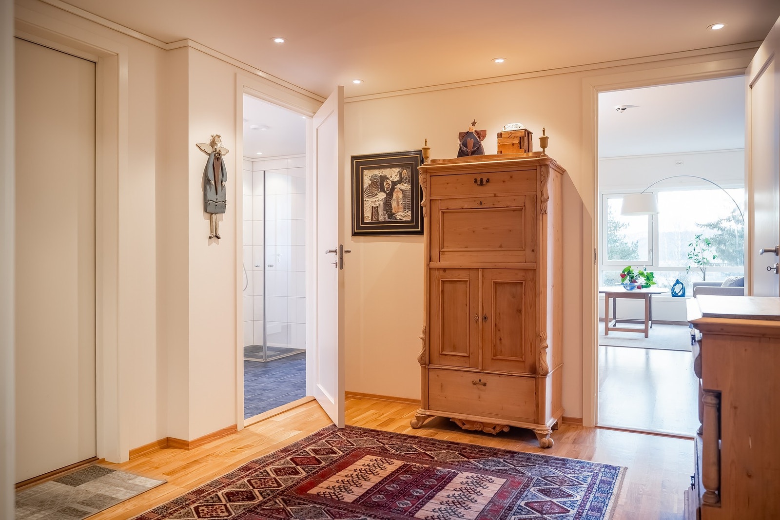 Velkommen inn til en gjennomgående og romslig leilighet. Galleribilde