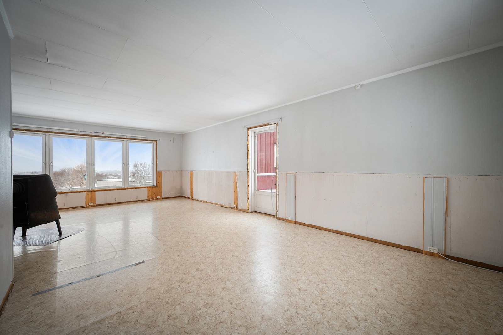 Hovedleiligheten består av hele første etasje og deler av underetasje Galleribilde