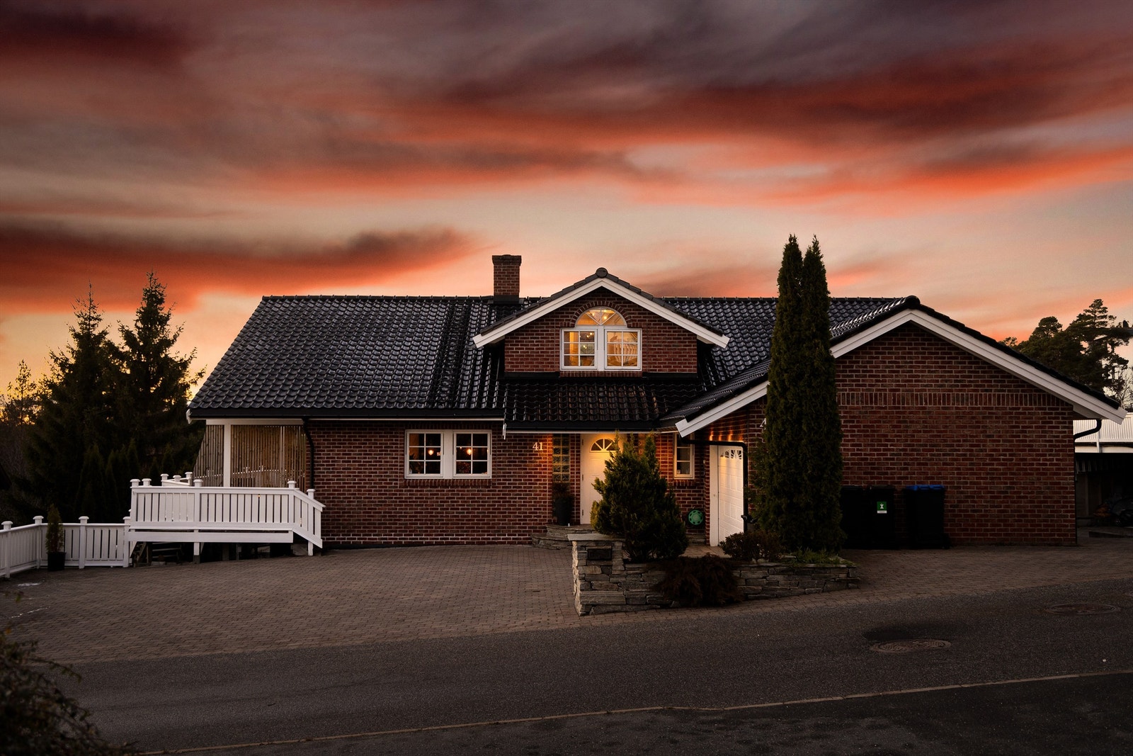 Buskogen 41 presenteres av Kenneth Graarud Olsen i Krogsveen. Fotograf; Kristoffer Kristiansen. Galleribilde