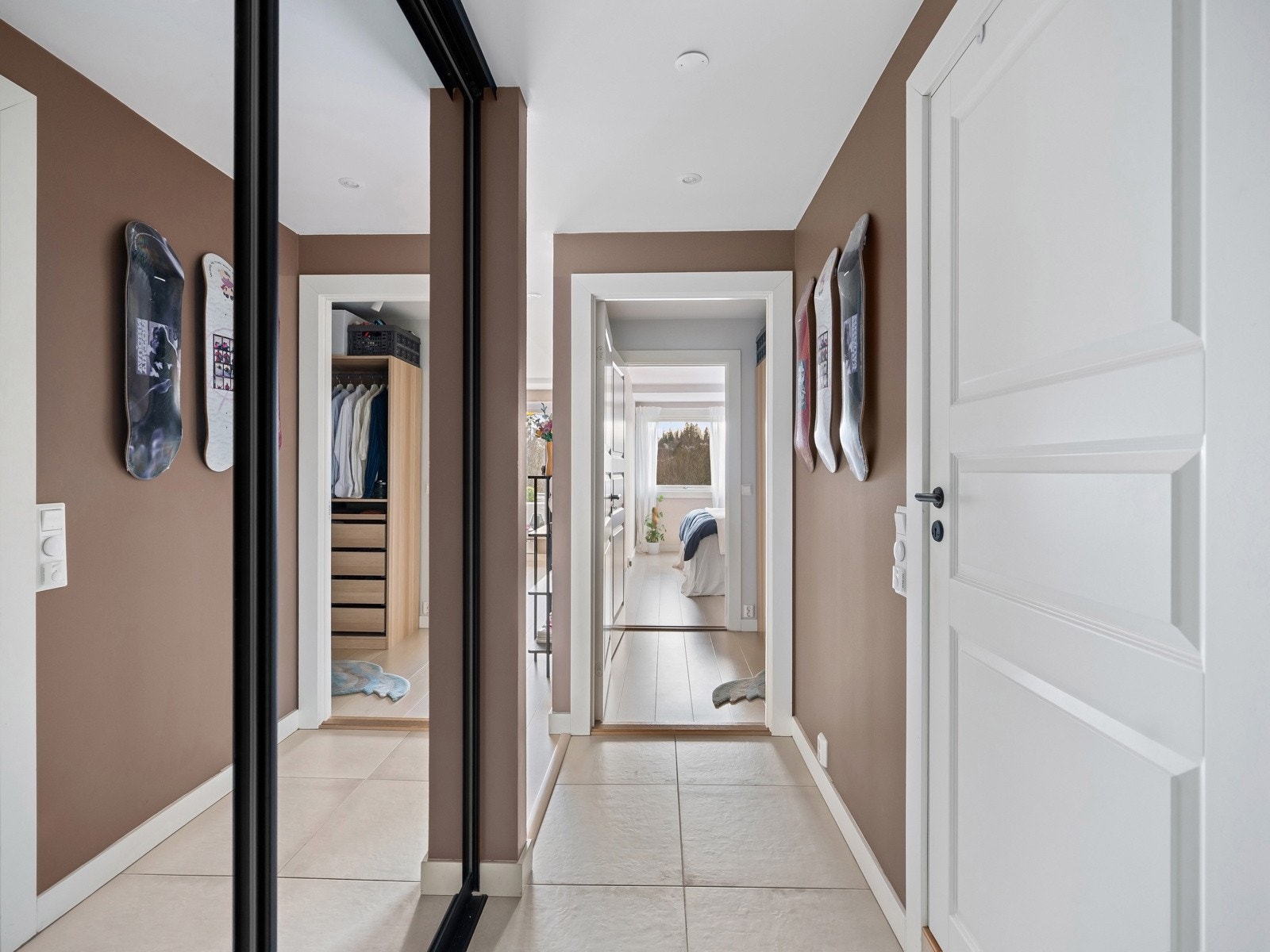 Entré med garderobeløsninger Galleribilde