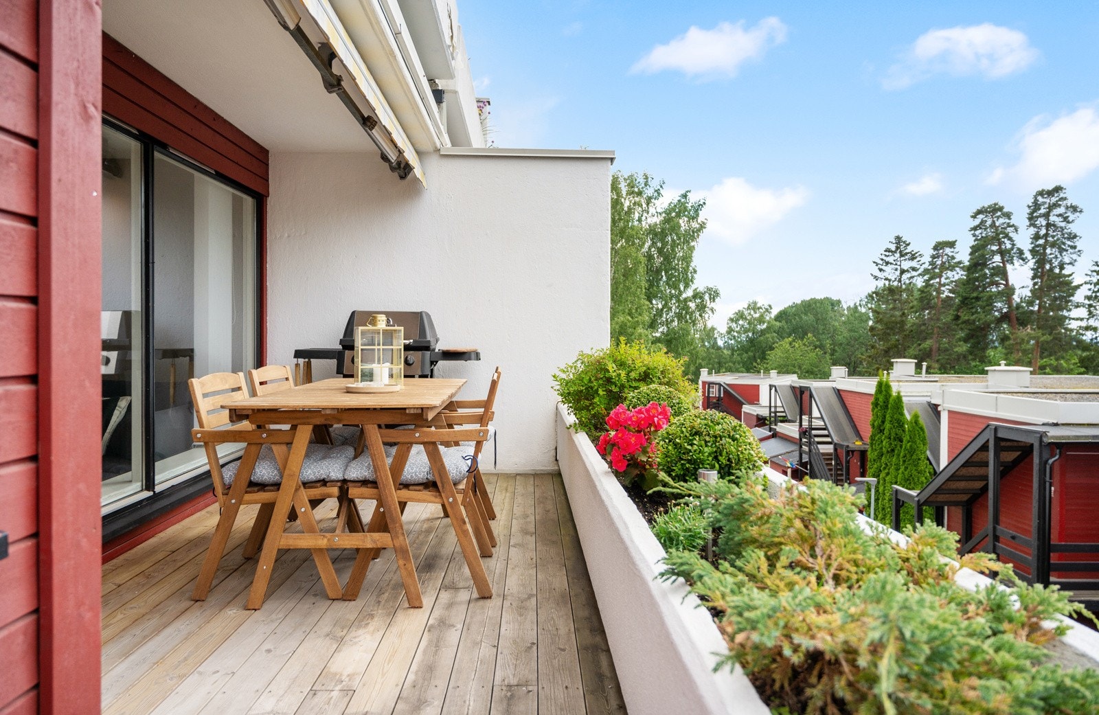 Dels overbygget uteplass Galleribilde