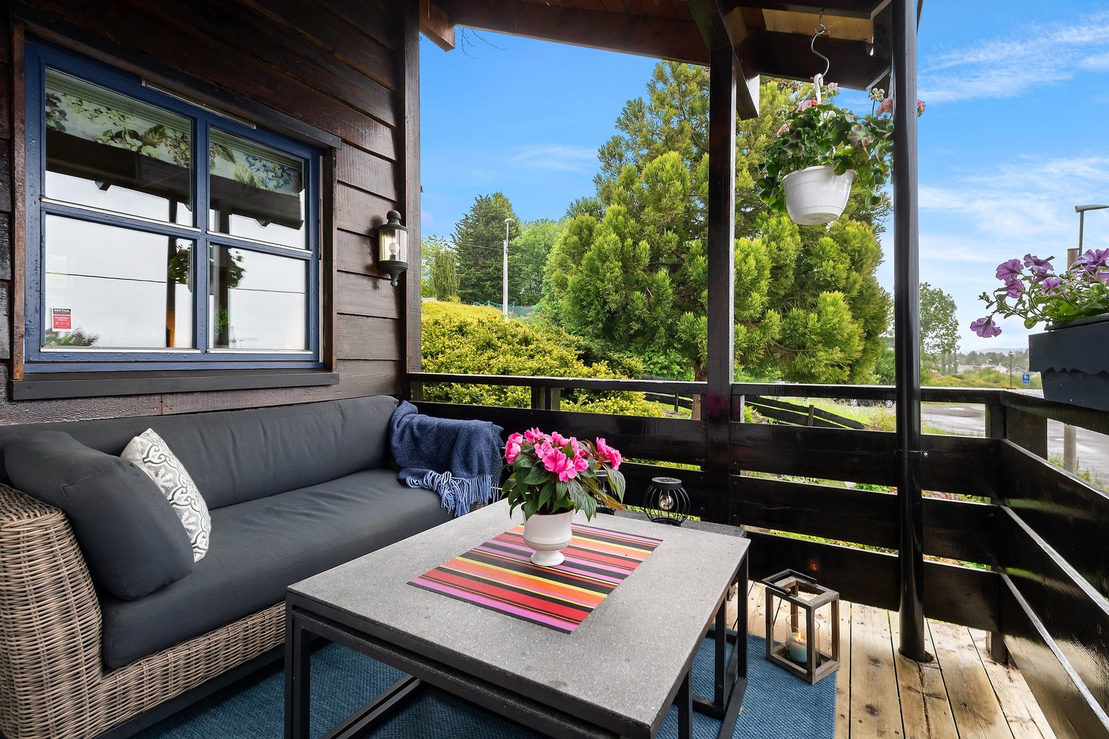 Overbygget veranda mot øst Galleribilde