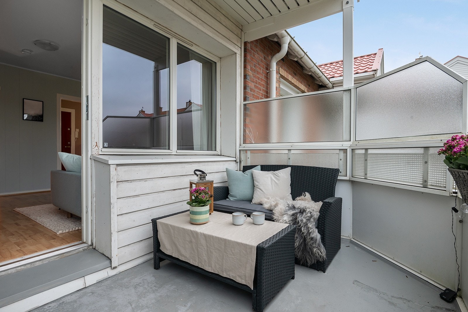 . Fra stuen er det utgang til flott balkong på ca. 7 kvm. Galleribilde