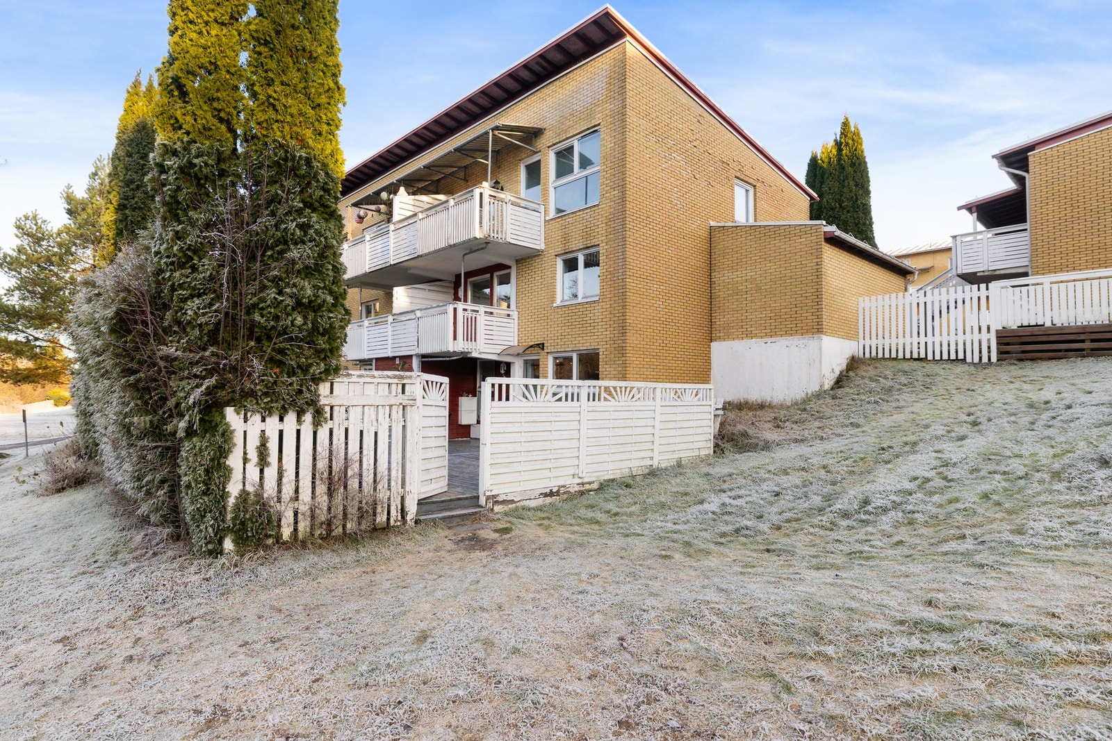 Fra leiligheten er det rundt 150 meter til bussholdeplassen Galleribilde