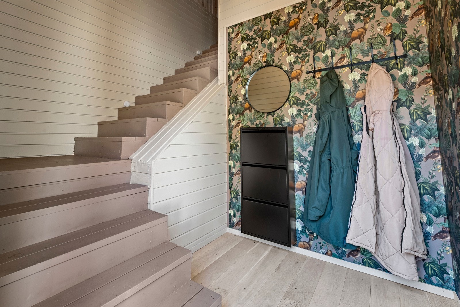 Trapperom opp til 2. etasje Galleribilde