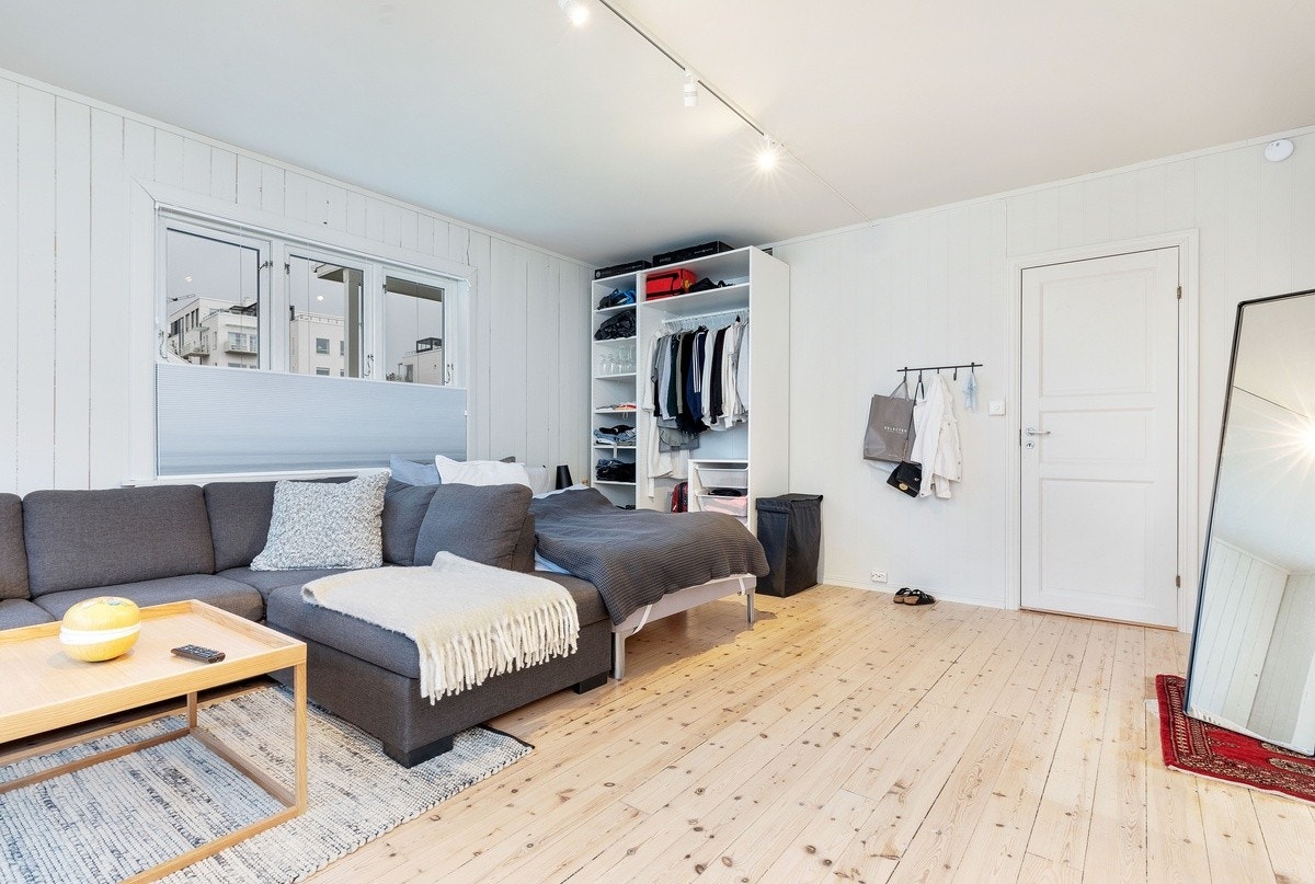 Rom 2 UTLEID - Hovedetasje Galleribilde