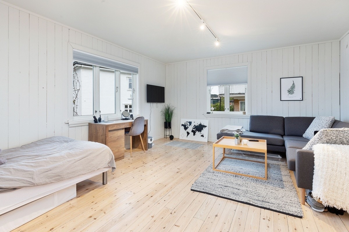 ROM UTLEID - Hovedetasje Galleribilde