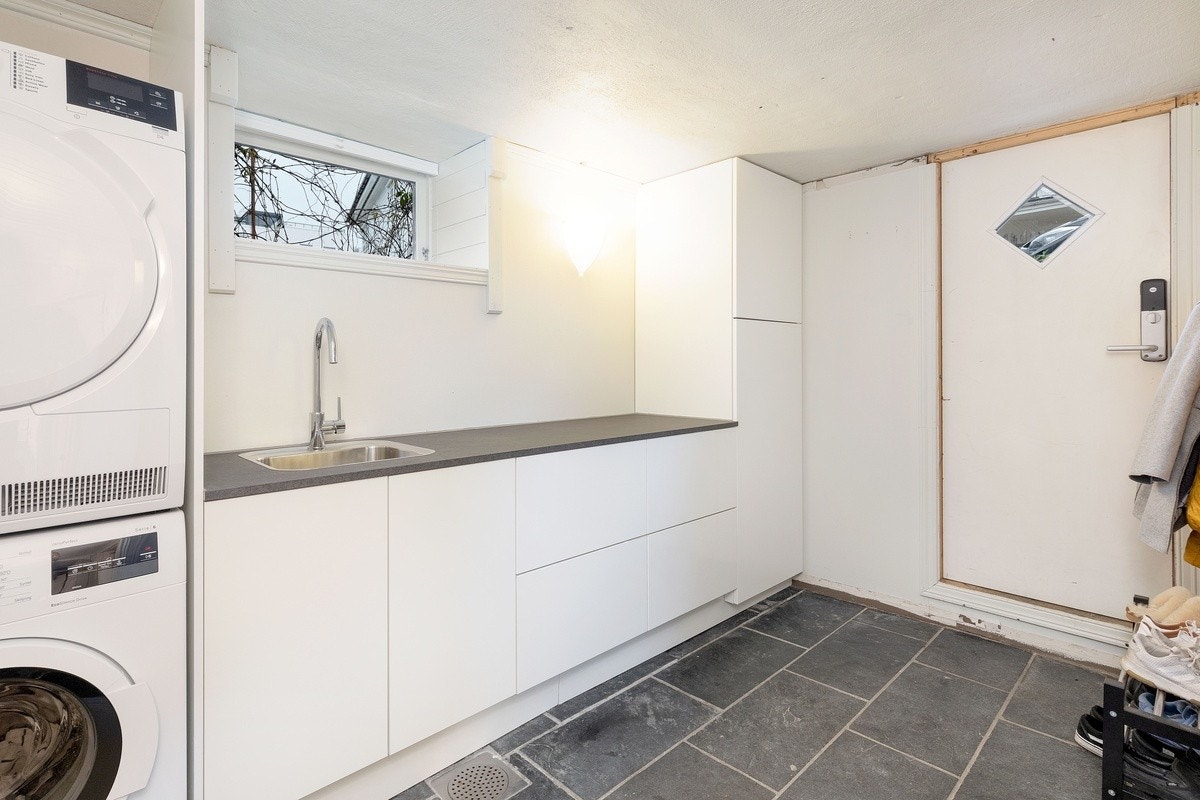 Inngangsparti med vaskerom Galleribilde