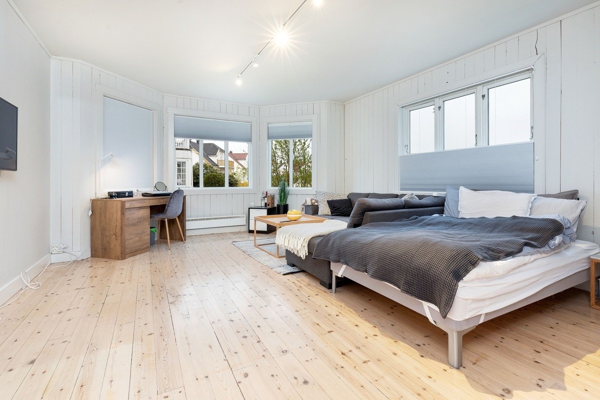 Rom 2 UTLEID - Hovedetasje Galleribilde