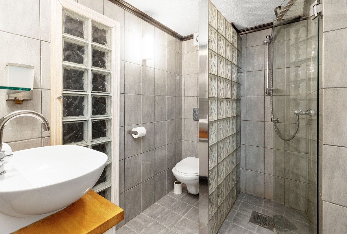 Bad i underetasje Galleribilde